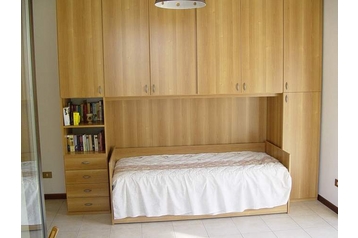 Italia Privát Porlezza, Exteriorul